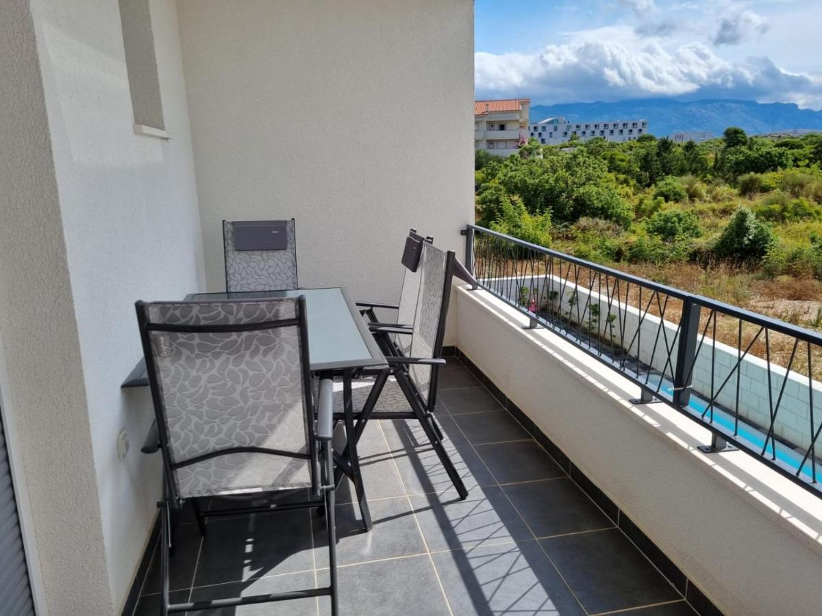Apartmani Anastasia With Pool, Novalja Eksteriør bilde