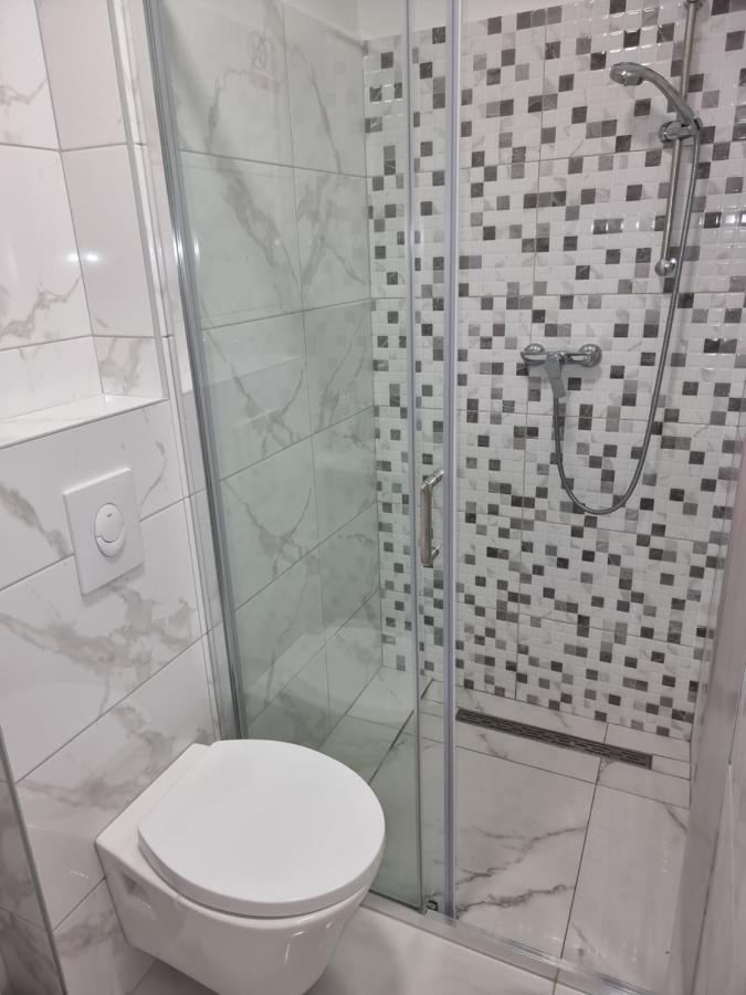 Apartmani Anastasia With Pool, Novalja Eksteriør bilde