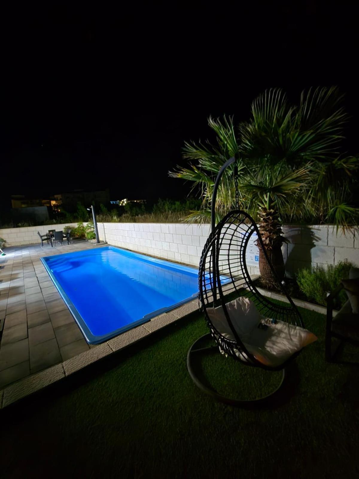 Apartmani Anastasia With Pool, Novalja Eksteriør bilde
