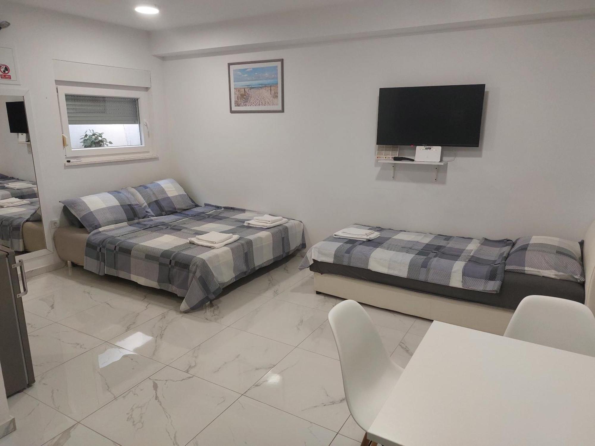 Apartmani Anastasia With Pool, Novalja Eksteriør bilde